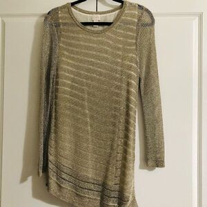 NWOT: Chico's Shine Detail Amelie Pullover Top